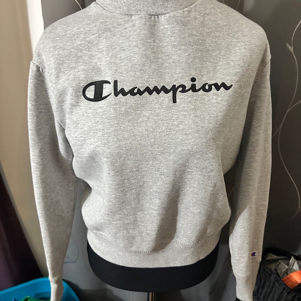 Champion Women's Heather Gray Crew Neck Sweater
